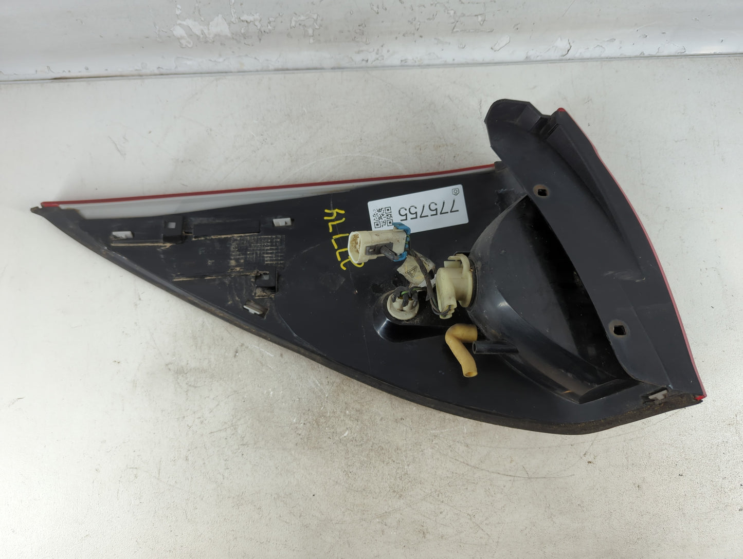 2002-2003 Buick Rendezvous Tail Light Assembly Passenger Right OEM Fits Fits 2002 2003 OEM Used Auto Parts - Oemusedautopart