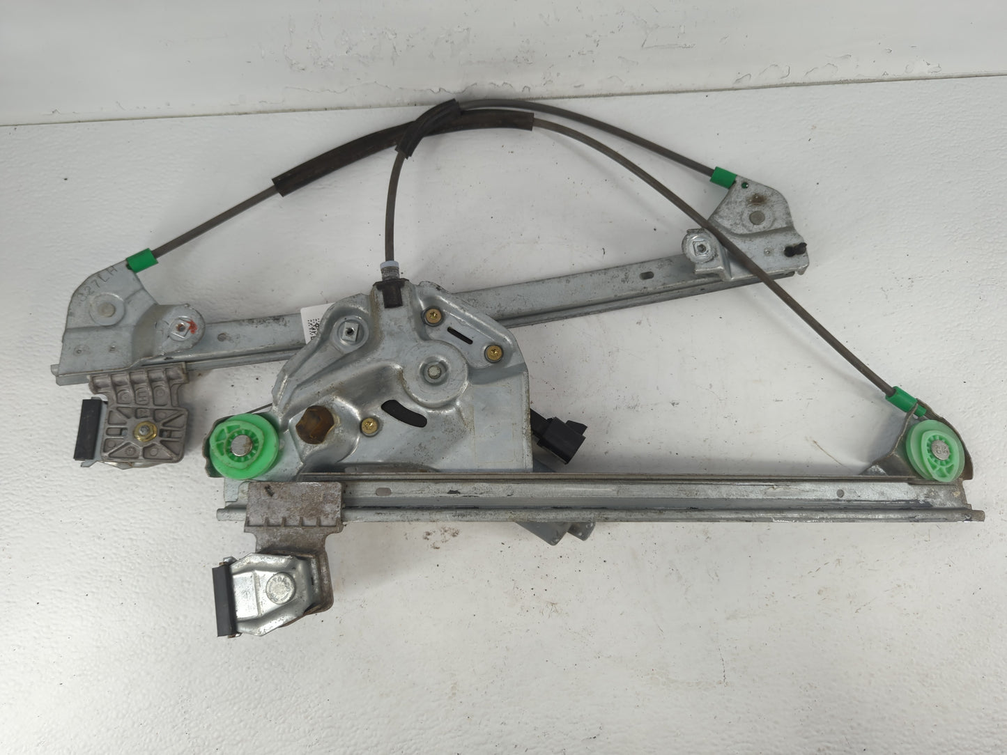 2003-2005 Cadillac Cts Driver Left Front Window Regulator - Oemusedautoparts1.com