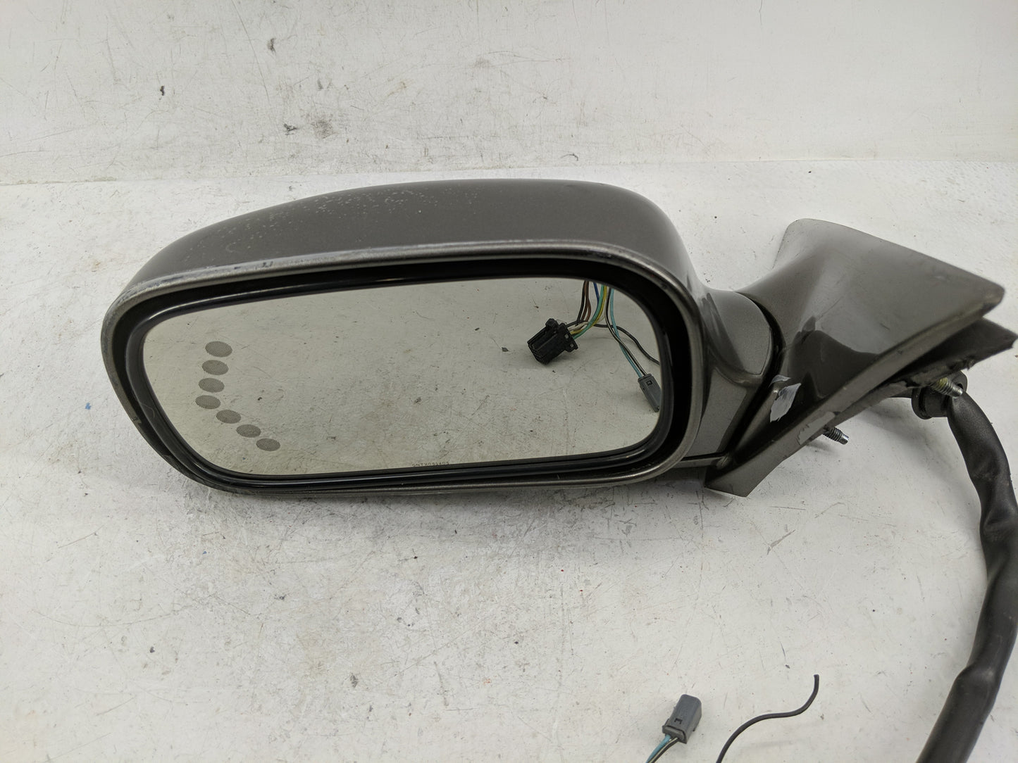 2003-2005 Cadillac Deville Side Mirror Replacement Driver Left View Door Mirror P/N:710691 Fits Fits 2003 2004 2005 OEM Used