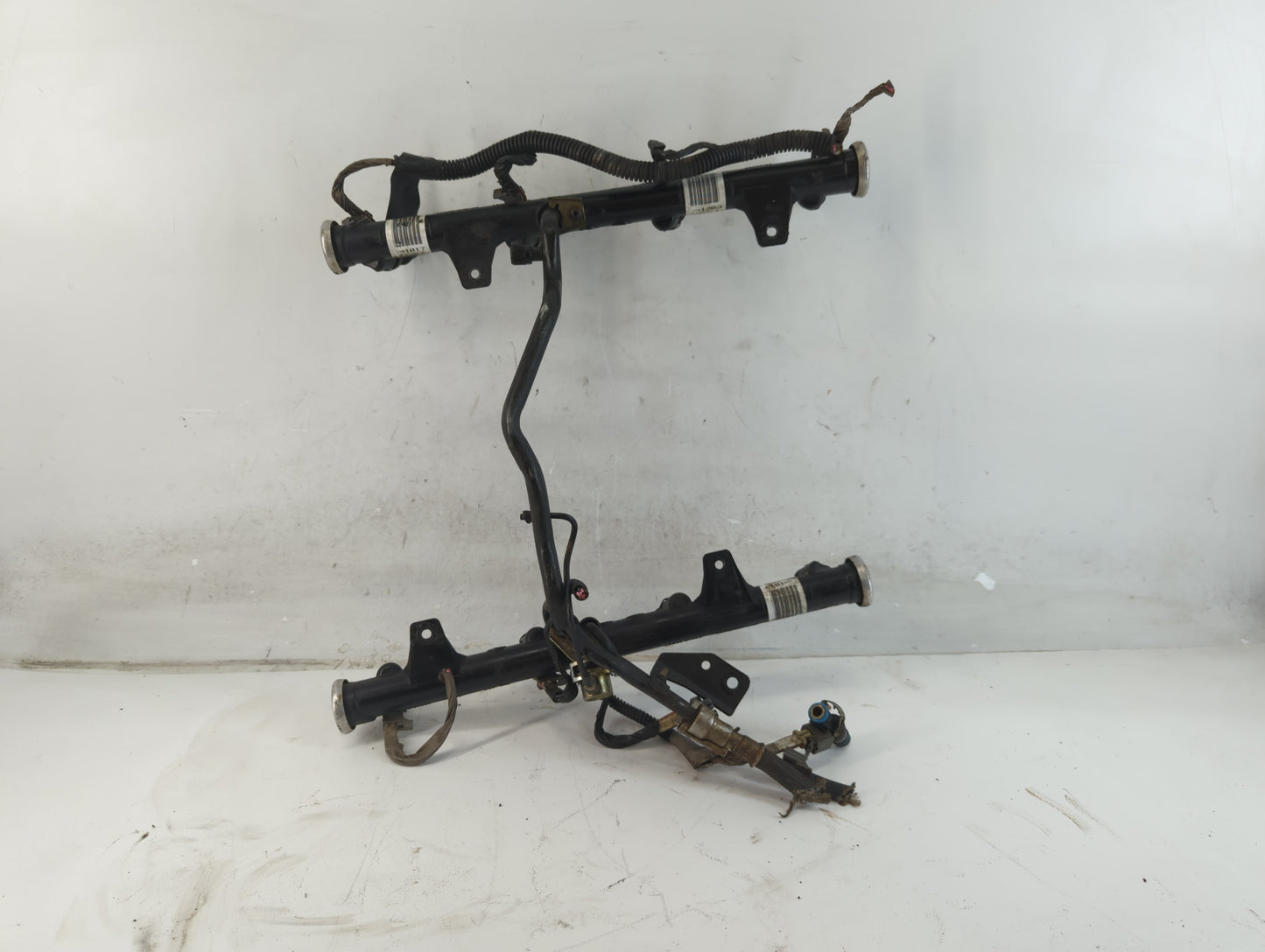 2003 Cadillac Escalade Fuel Injectors P/N:17201017 Fits OEM Used Auto Parts - Oemusedautoparts1.com