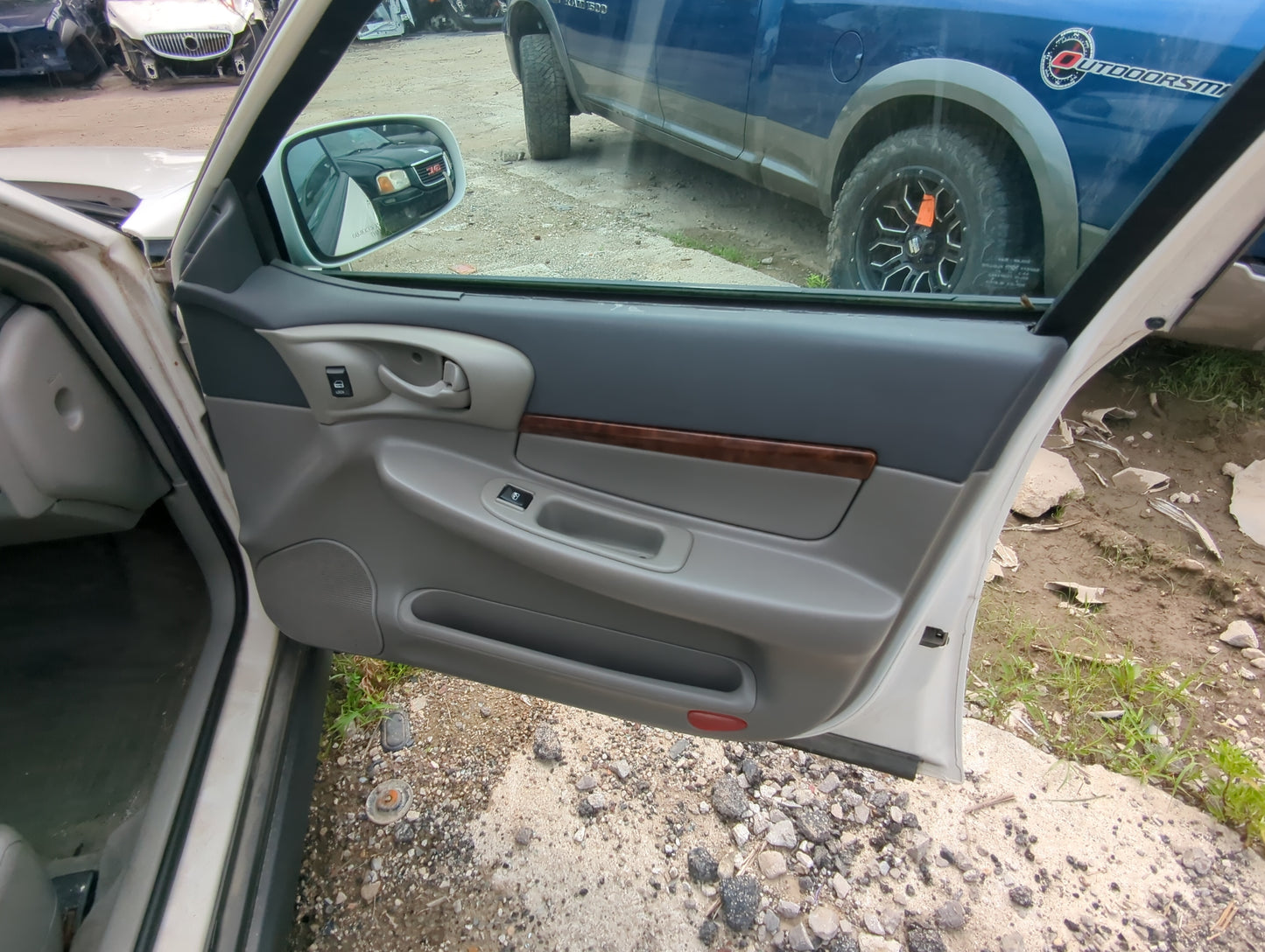 2003 Chevrolet Impala Front Right Passenger Interior Door Panel Trim - Oemusedautoparts1.com