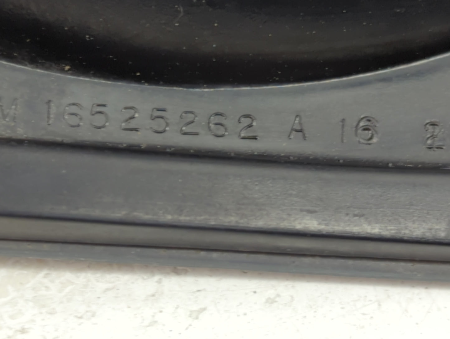 2000-2004 Chevrolet Impala Tail Light Assembly Passenger Right OEM P/N:16525262 Fits Fits 2000 2001 2002 2003 2004 OEM Used