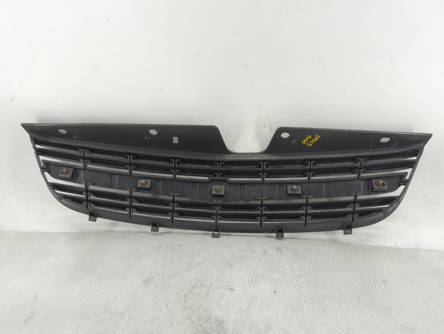 2000-2005 Chevrolet Malibu Front Grille Bumper Not Included - Oemusedautoparts1.com