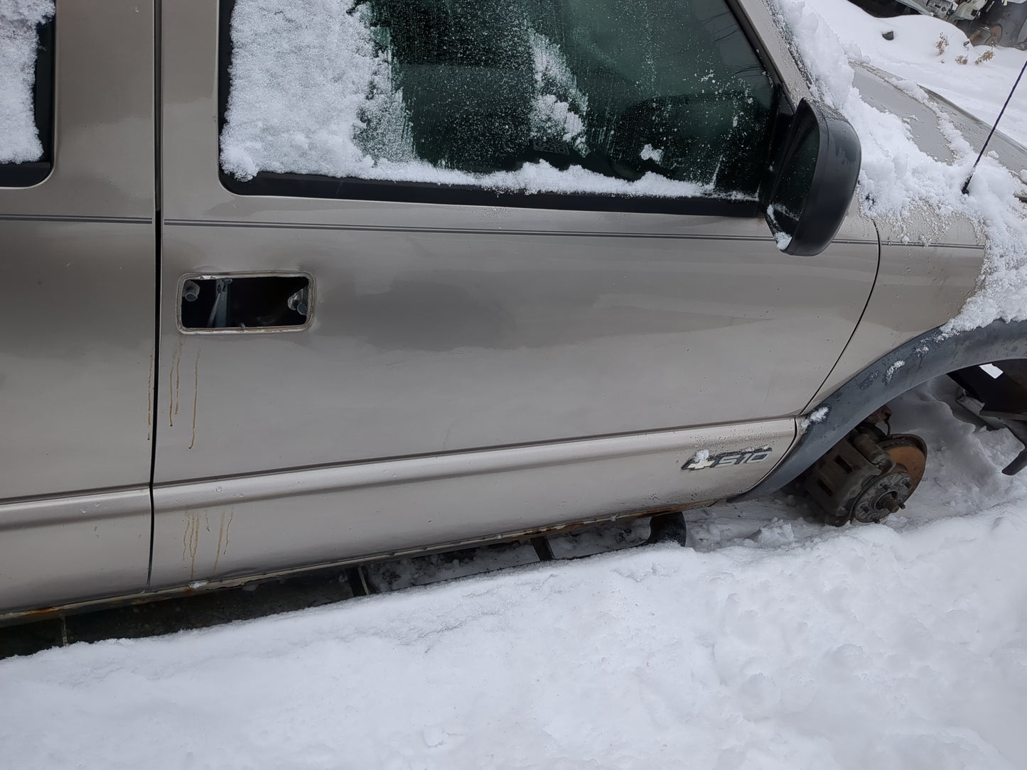 1998-2004 Chevrolet S10 Passenger Front Door Oem - Oemusedautoparts1.com