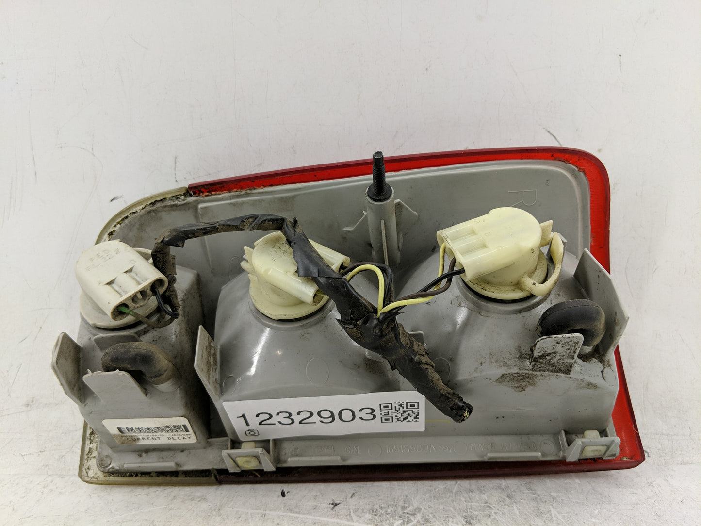 2003 Chevrolet S10 Blazer Tail Light Assembly Passenger Right OEM P/N:5978170 Fits OEM Used Auto Parts - Oemusedautoparts1.c