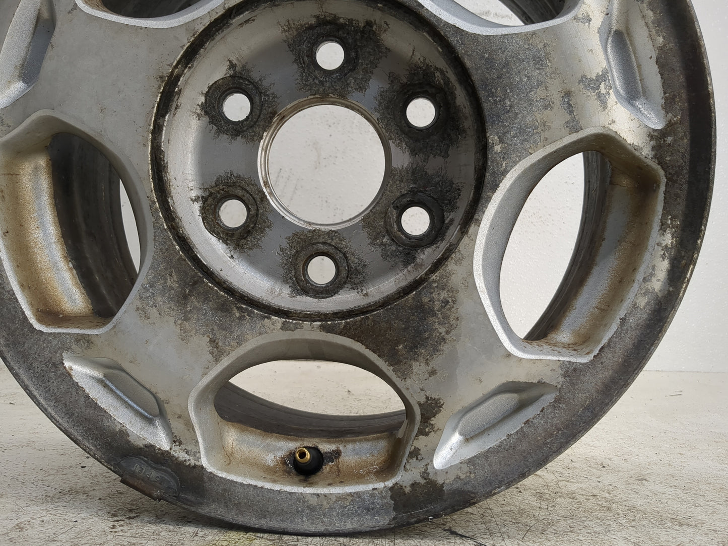 2003-2007 Chevrolet Silverado 1500 Oem Wheel Rim 1131353 - Oemusedautoparts1.com