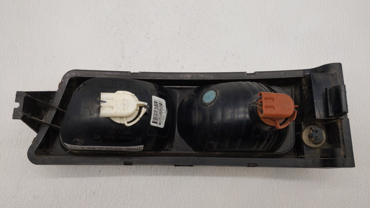 2003-2007 Chevrolet Silverado 1500 Passenger Right Oem Front Light Lamp - Oemusedautoparts1.com