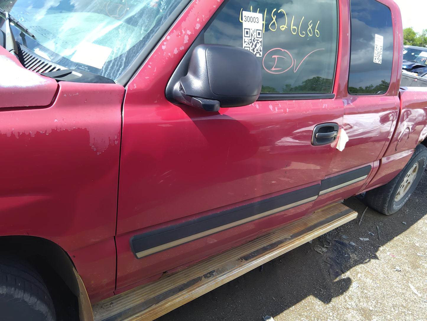 1999-2007 Chevrolet Silverado 1500 Driver Front Door Oem 5030648 - Oemusedautoparts1.com