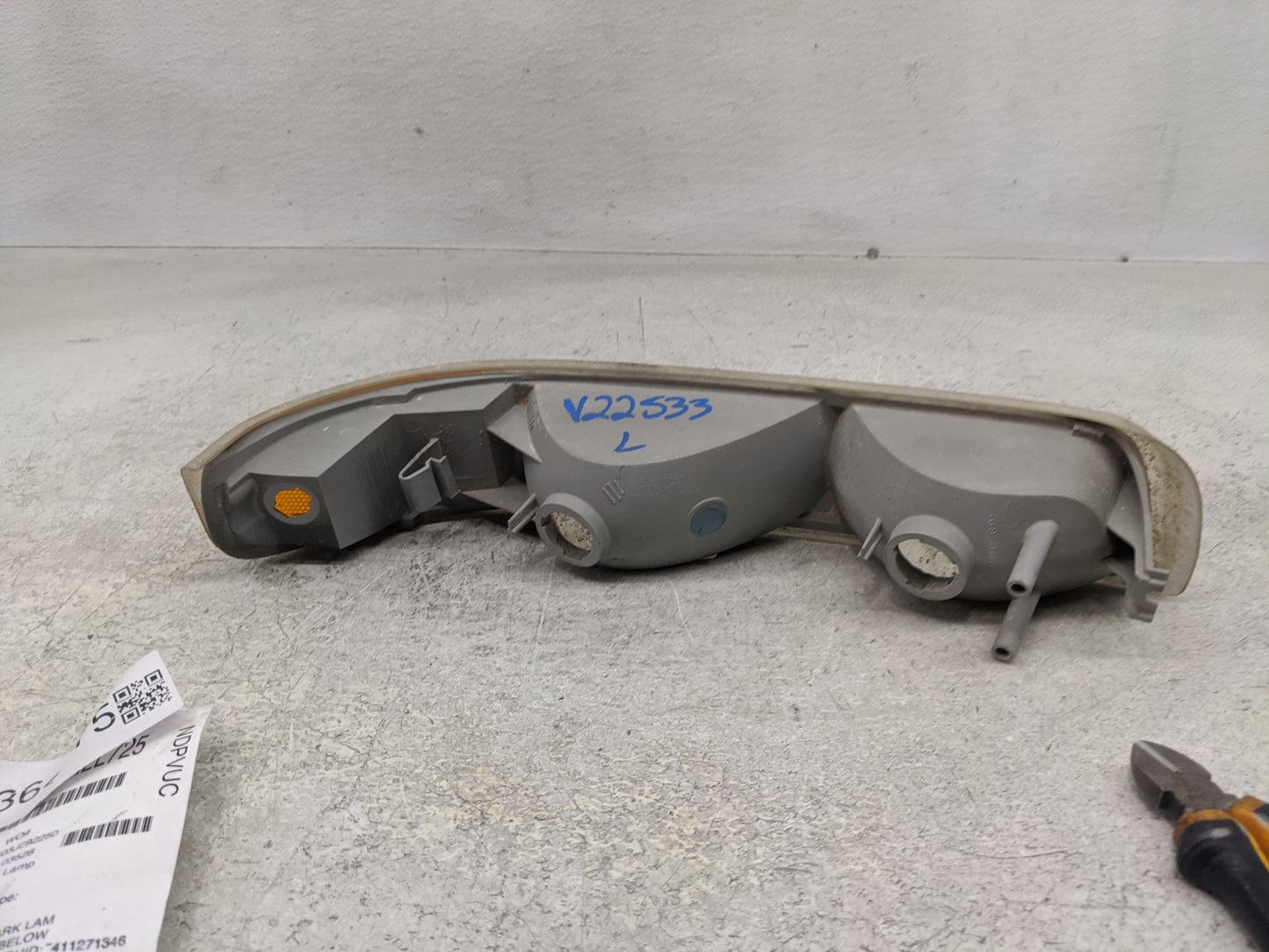 2003 Chevrolet Suburban Tail Light Assembly Passenger Right OEM Fits OEM Used Auto Parts - Oemusedautoparts1.com