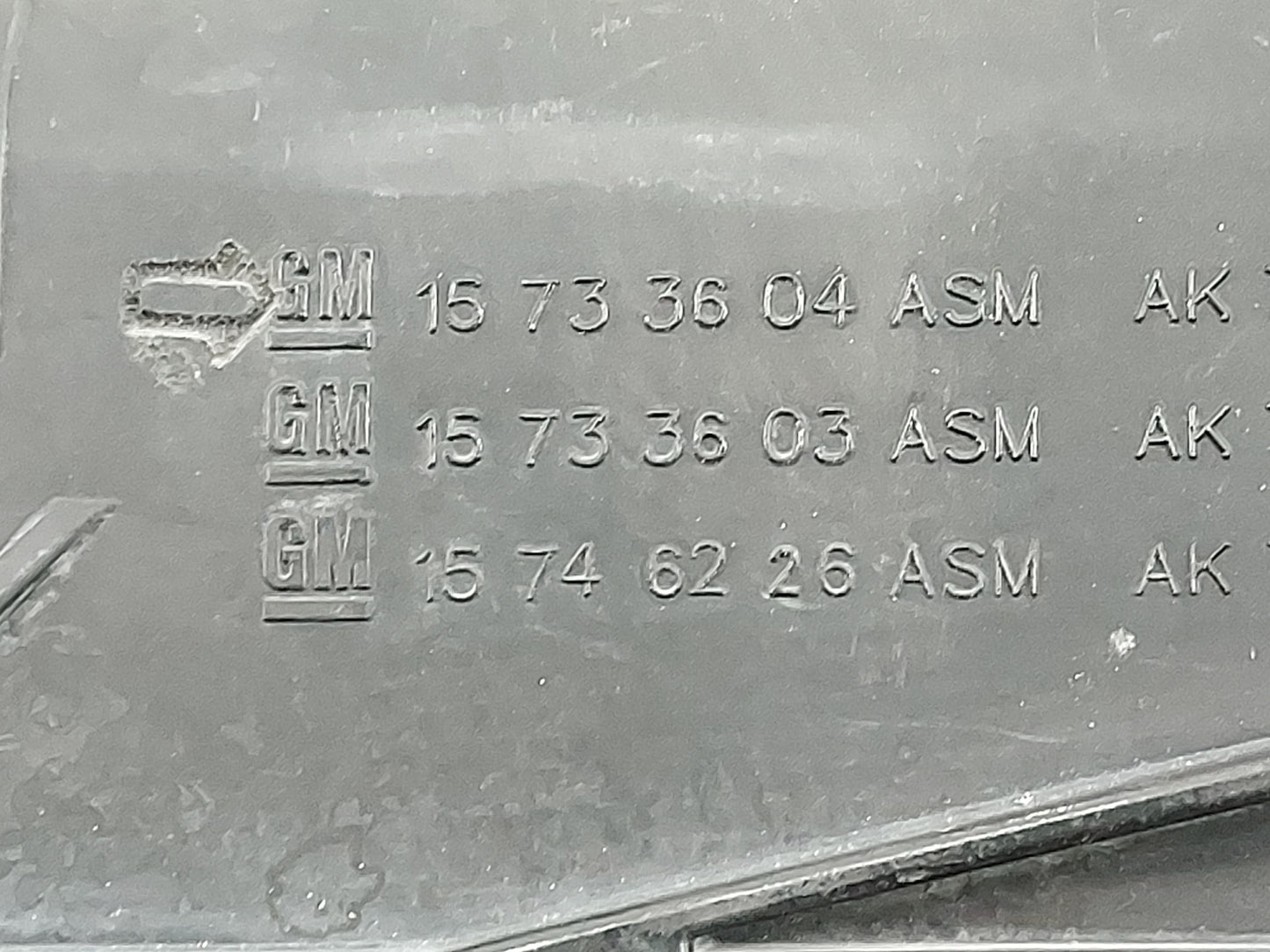 2003 Chevrolet Tahoe Fuel Vapor Charcoal Canister - Oemusedautoparts1.com