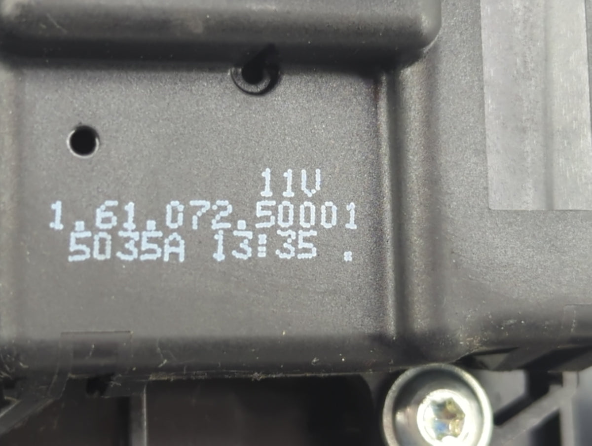 2003 Chrysler E Class Radio AM FM Cd Player Receiver Replacement P/N:A 211 870 02 89 Fits OEM Used Auto Parts - Oemusedautop