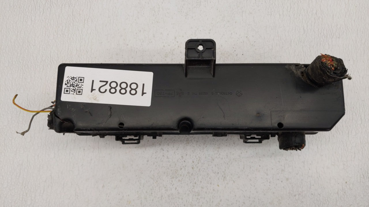 2000-2001 Chrysler Lhs Fusebox Fuse Box Panel Relay Module P/N:P05081004AA P05081000AC Fits Fits 2000 2001 2002 2003 2004 OE