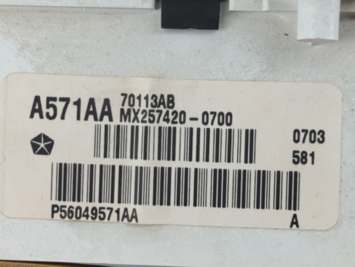 2003 Dodge Durango Instrument Cluster Speedometer Gauges P/N:MX257420-0700 70113AB, P56049571AA Fits OEM Used Auto Parts - O