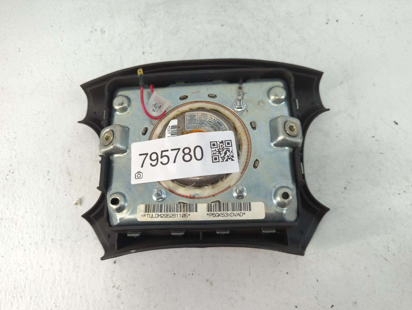 2002-2003 Dodge Durango Air Bag Driver Left Steering Wheel Mounted Fits Fits 2002 2003 OEM Used Auto Parts - Oemusedautopart