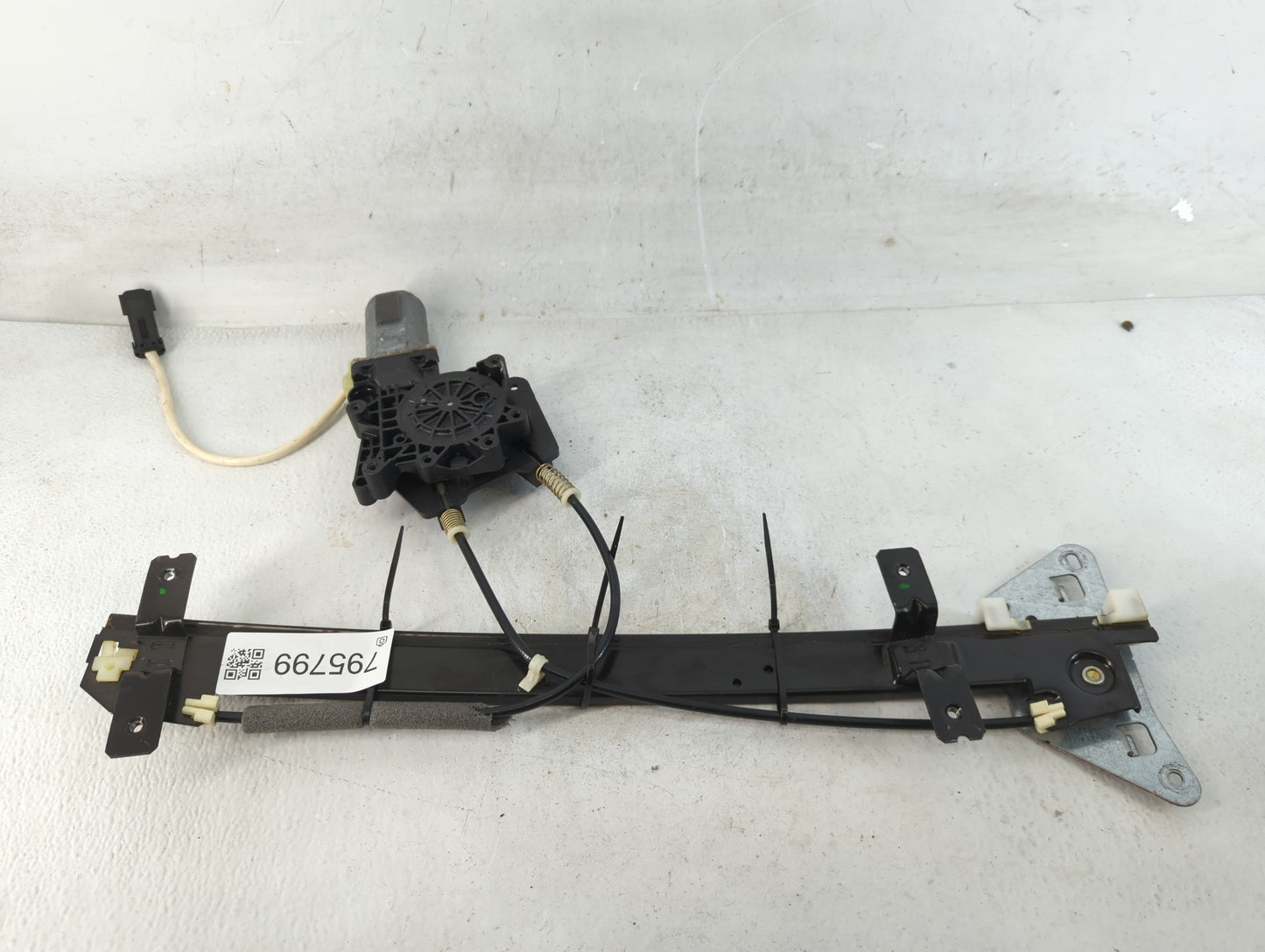 2001-2003 Dodge Durango Used Window Regulator Passenger Front 795799 - Oemusedautoparts1.com