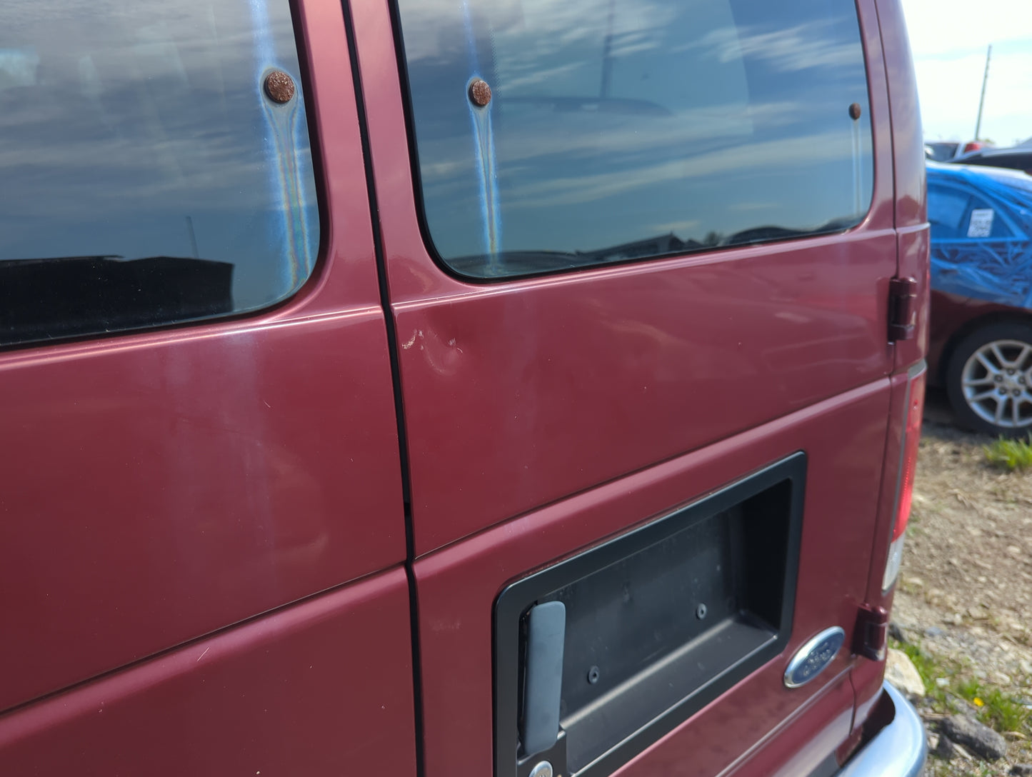 2003-2005 Ford E-150 Club Wagon Back Door Right Passenger Side Oem - Oemusedautoparts1.com