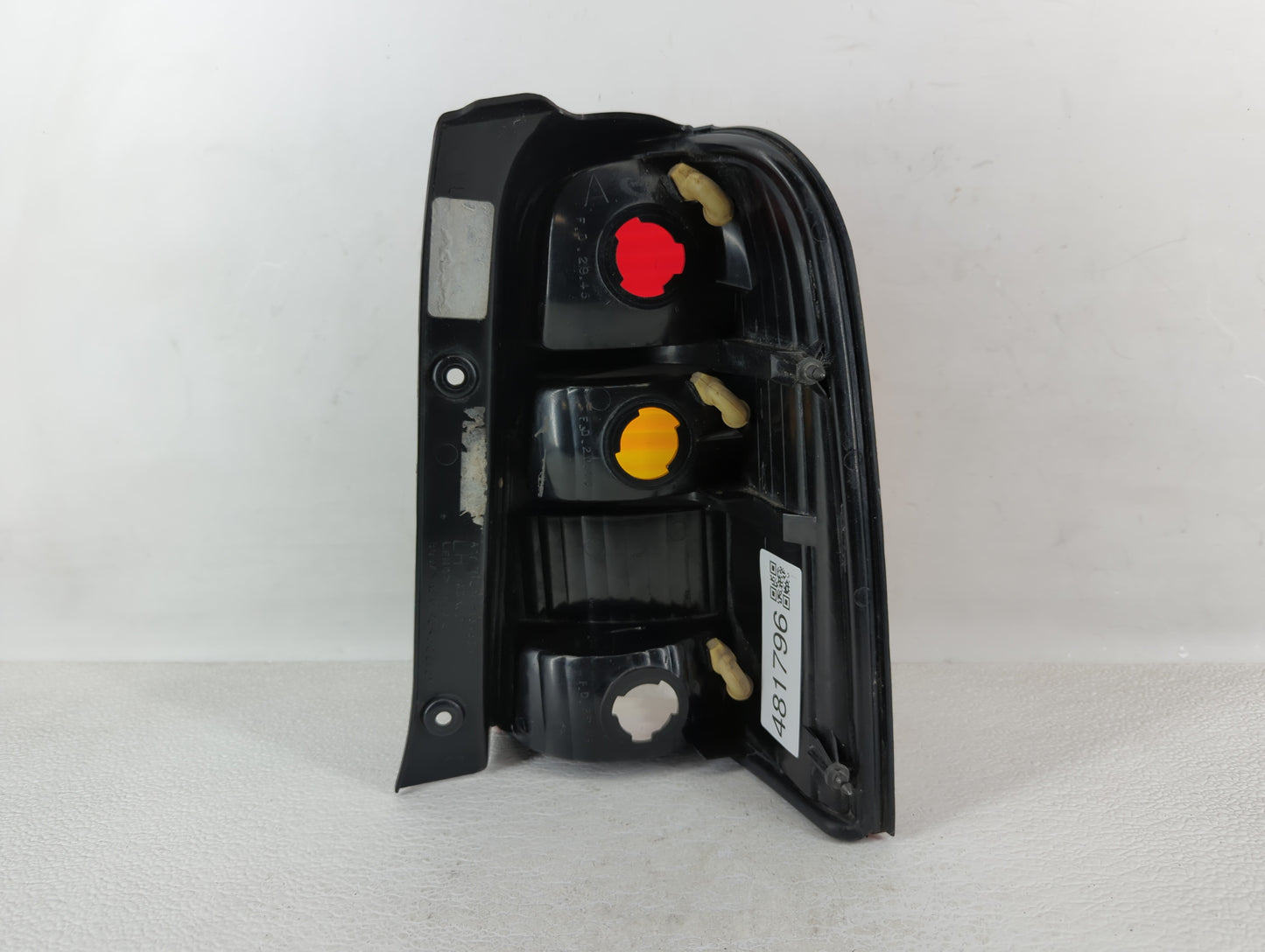 2001-2007 Ford Escape Tail Light Assembly Driver Left OEM P/N:4L84-13B505-D 1L84-13B505-D Fits OEM Used Auto Parts - Oemused