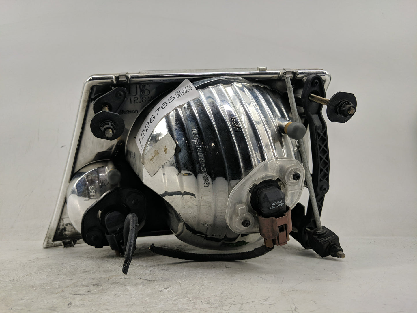 2002-2005 Ford Explorer Passenger Right Oem Head Light Headlight Lamp - Oemusedautoparts1.com