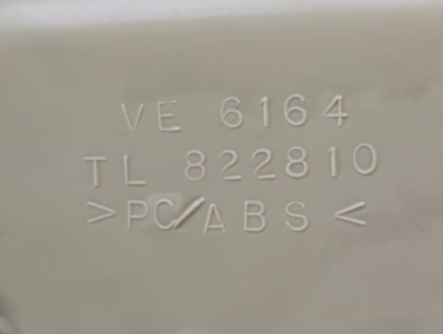 2003 Ford Explorer Overhead Roof Console - Oemusedautoparts1.com