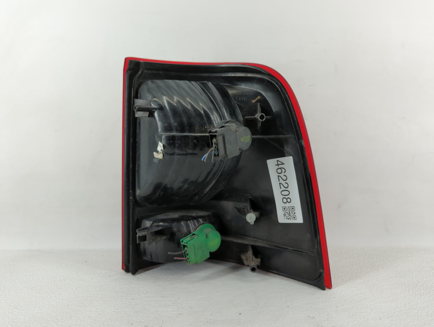 2002-2005 Ford Explorer Tail Light Assembly Driver Left OEM P/N:1L2X-13B505-B Fits Fits 2002 2003 2004 2005 OEM Used Auto Pa