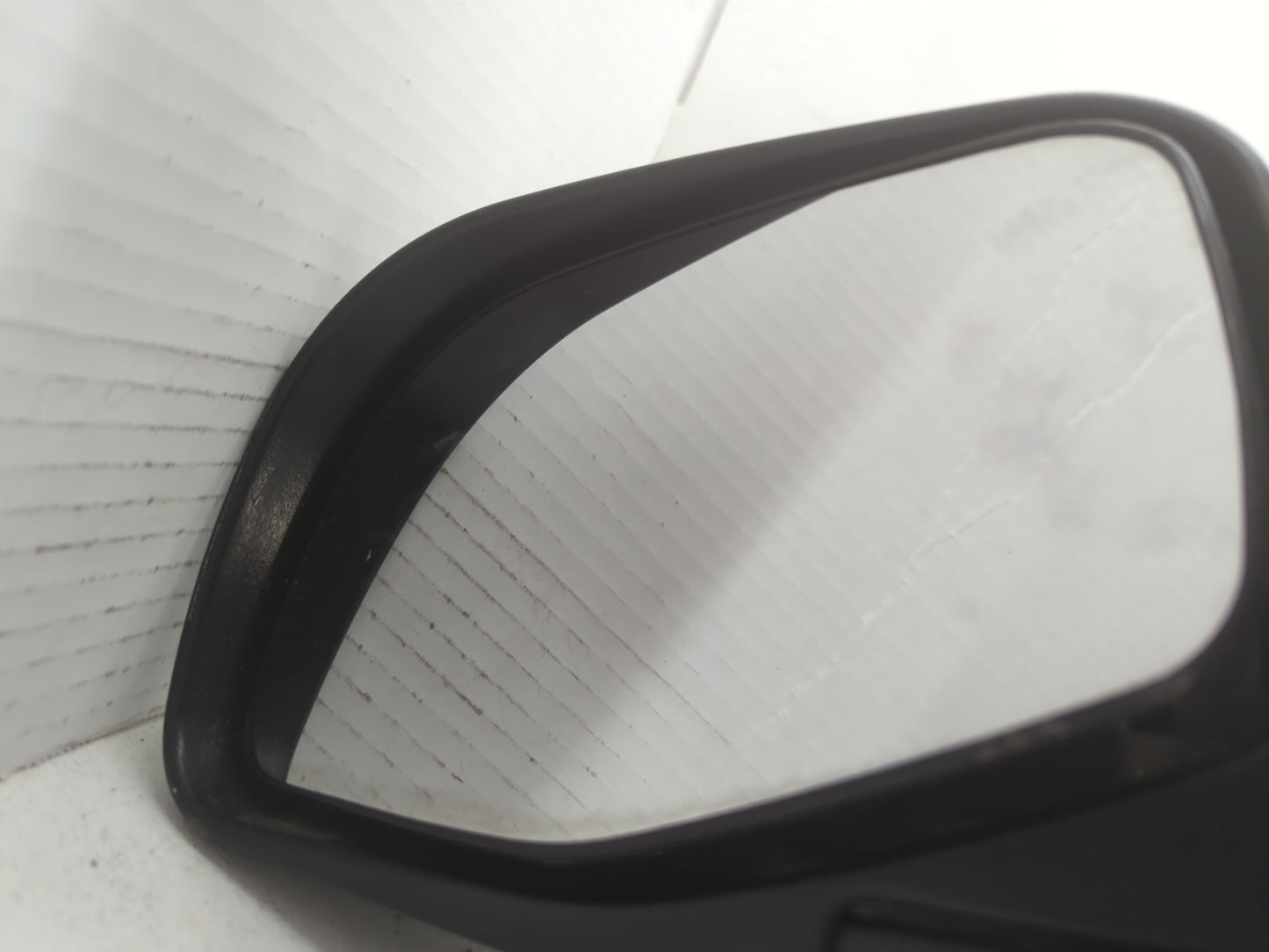 2003-2005 Ford Explorer Driver Side View Mirror - Left Door Mirror OEM Used - Oemusedautoparts1.com