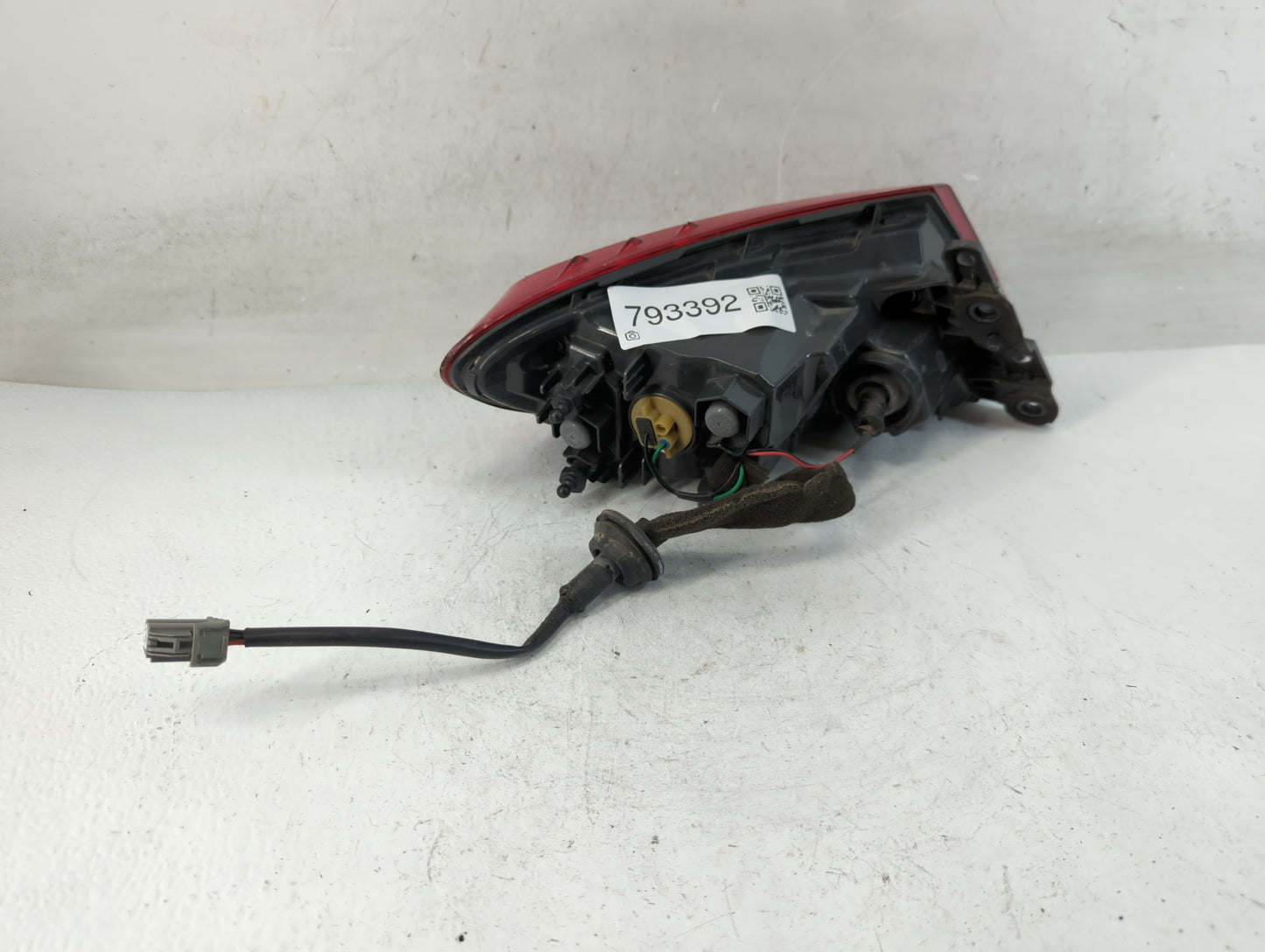 2001-2005 Ford Explorer Tail Light Assembly Passenger Right OEM Fits Fits 2001 2002 2003 2004 2005 OEM Used Auto Parts - Oem