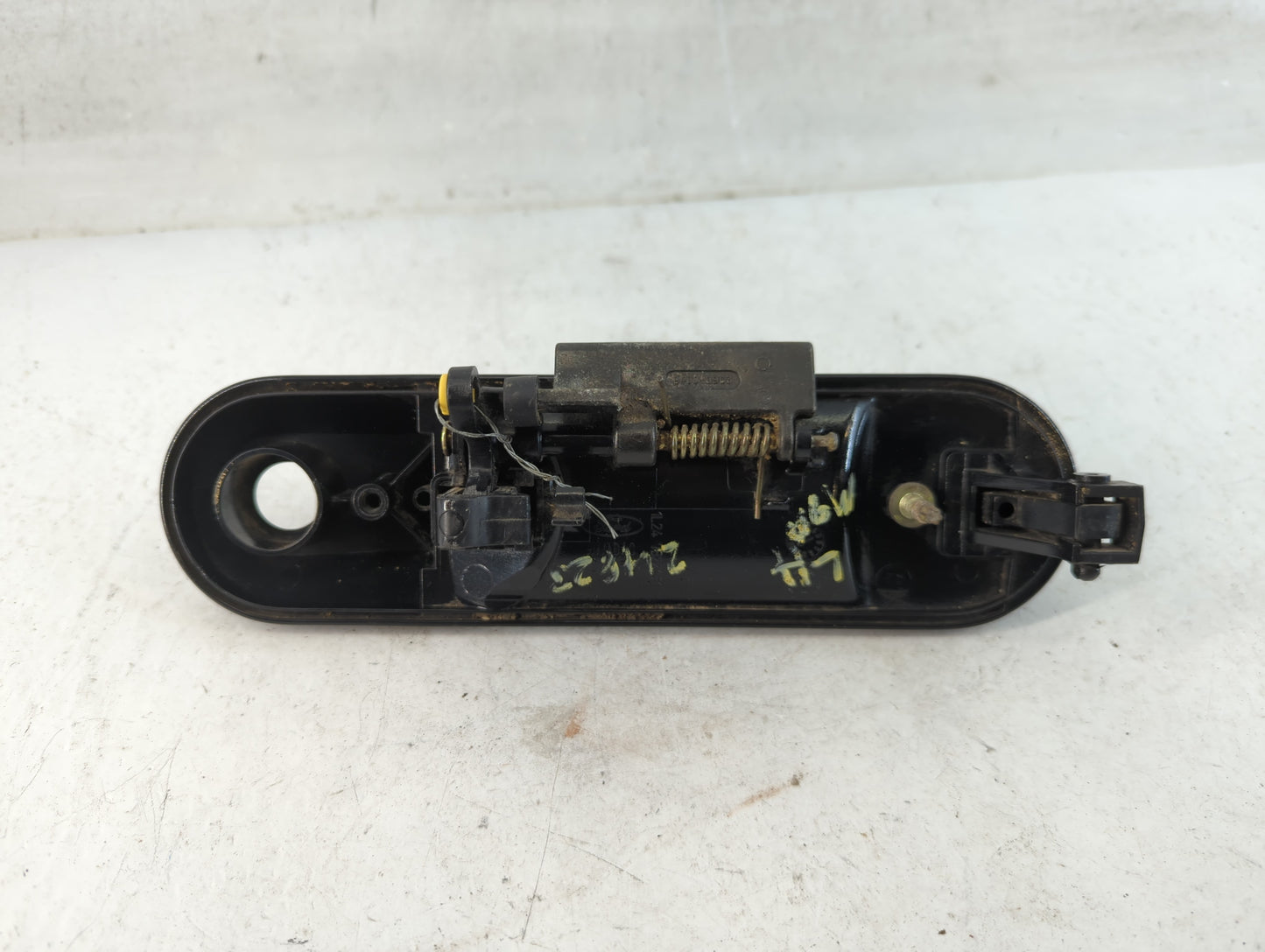 2002-2010 Ford Explorer Driver Front Left Door Handle Exterior Assembly 885404 - Oemusedautoparts1.com