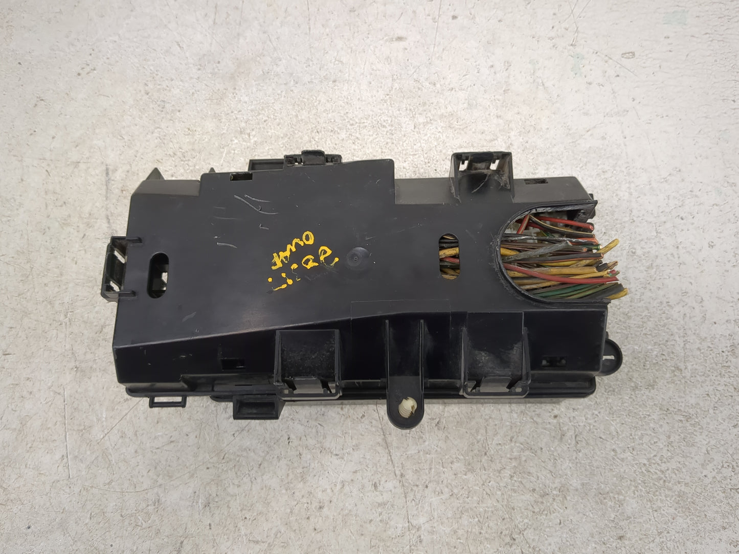2000-2003 Ford F-150 Fusebox Fuse Box Panel Relay Module Fits Fits 2000 2001 2002 2003 OEM Used Auto Parts - Oemusedautopart