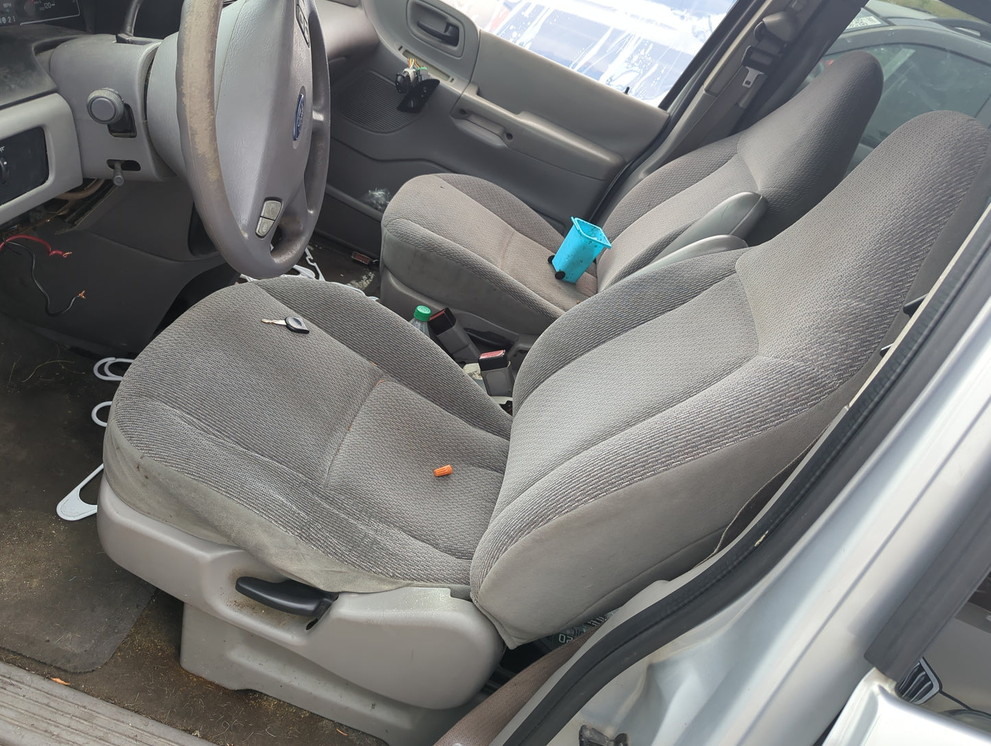 2001-2003 Ford Windstar Driver Front Seat Oem - Oemusedautoparts1.com