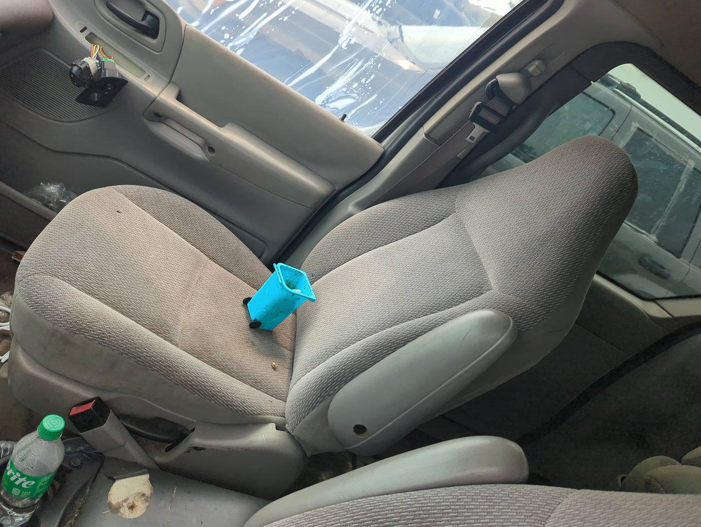 2001-2003 Ford Windstar Passenger Front Seat Oem - Oemusedautoparts1.com