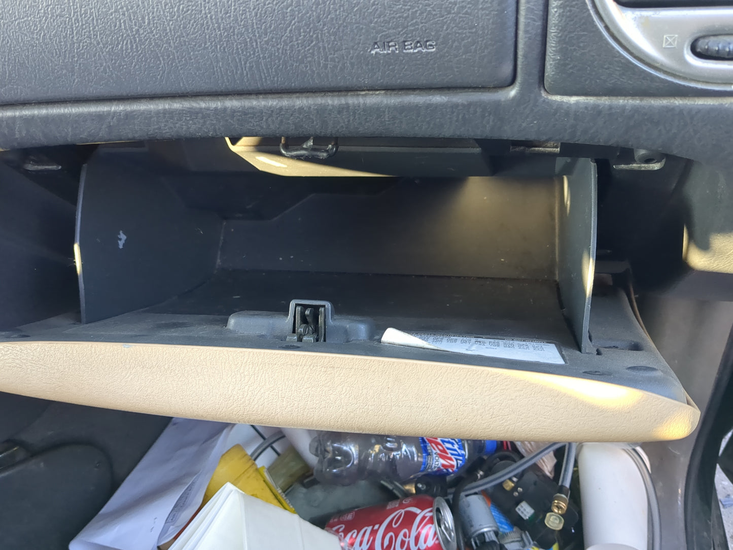 2003 Gmc Envoy Passenger Glove Box Door Storage Compartment - Oemusedautoparts1.com