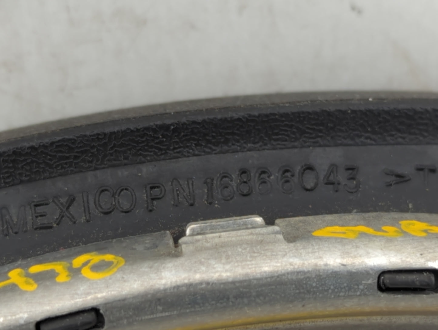 2002-2003 Gmc Envoy Xl Air Bag Driver Left Steering Wheel Mounted - Oemusedautoparts1.com