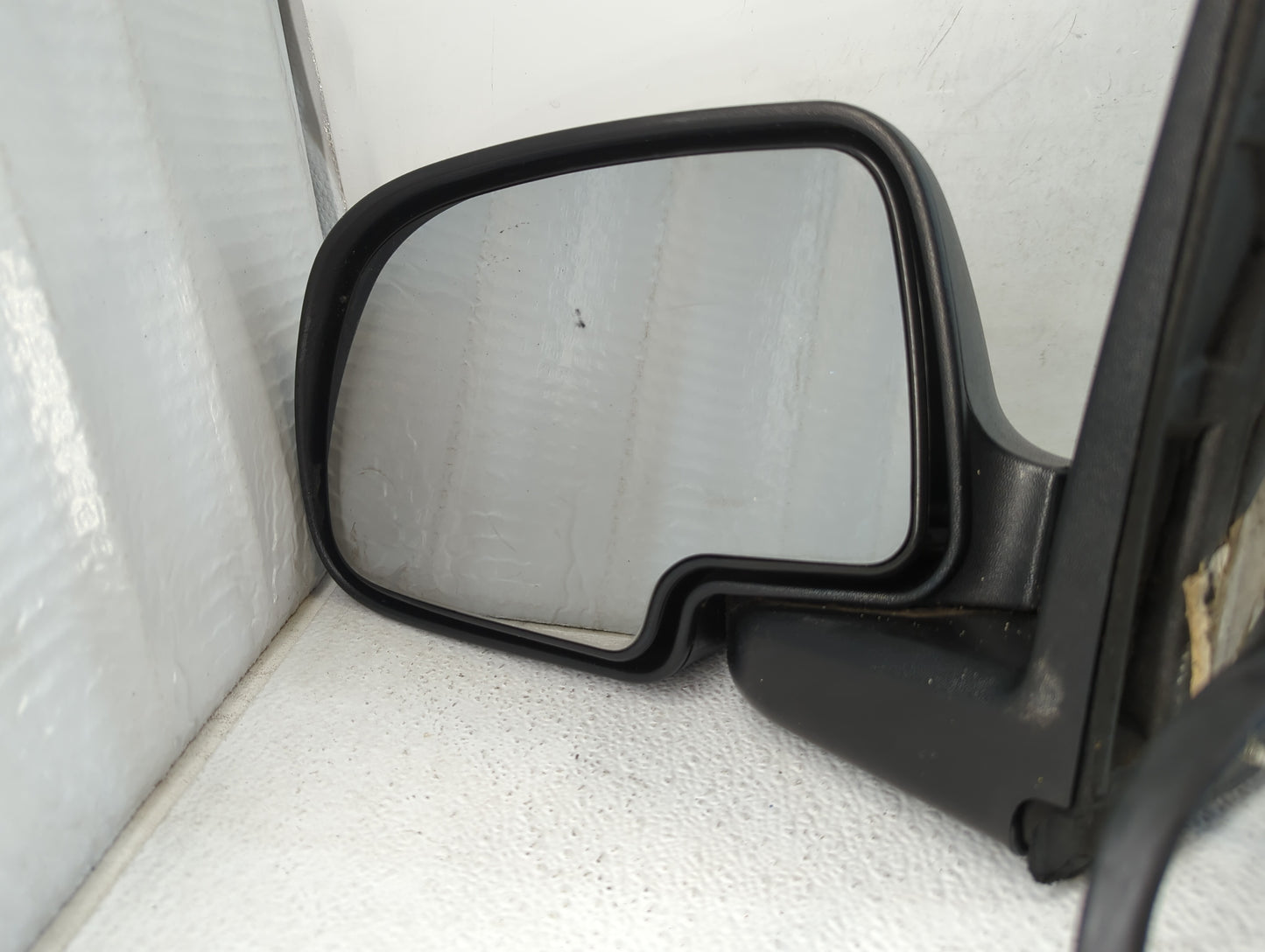 2003-2007 Gmc Sierra 2500 Driver Side View Mirror - Left Door Mirror OEM Used - Oemusedautoparts1.com