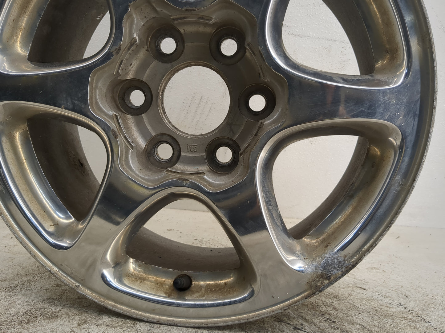 2001-2006 Gmc Yukon Oem Wheel Rim - Oemusedautoparts1.com