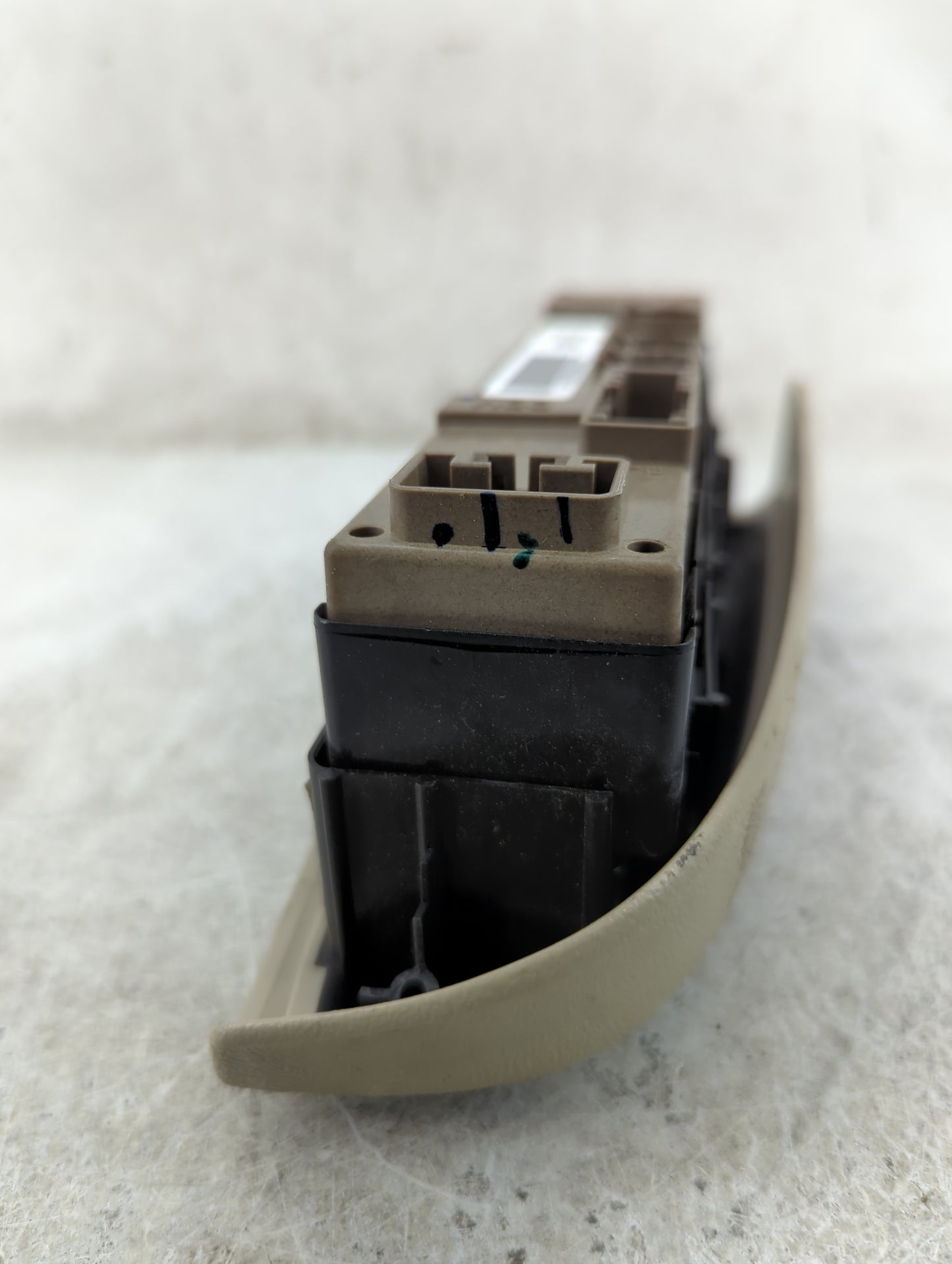 2003-2006 Gmc Yukon Xl 1500 Master Power Window Switch Replacement Driver Side Left P/N:15202852 Fits Fits 2003 2004 2005 20