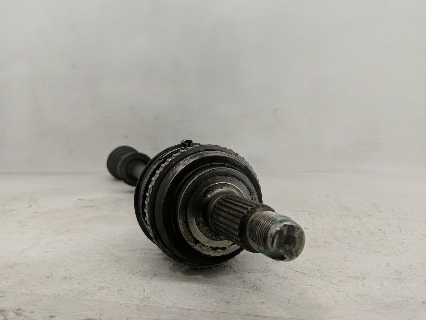 2001-2005 Honda Civic Axle Shaft Front Driver Cv C/v - Oemusedautoparts1.com