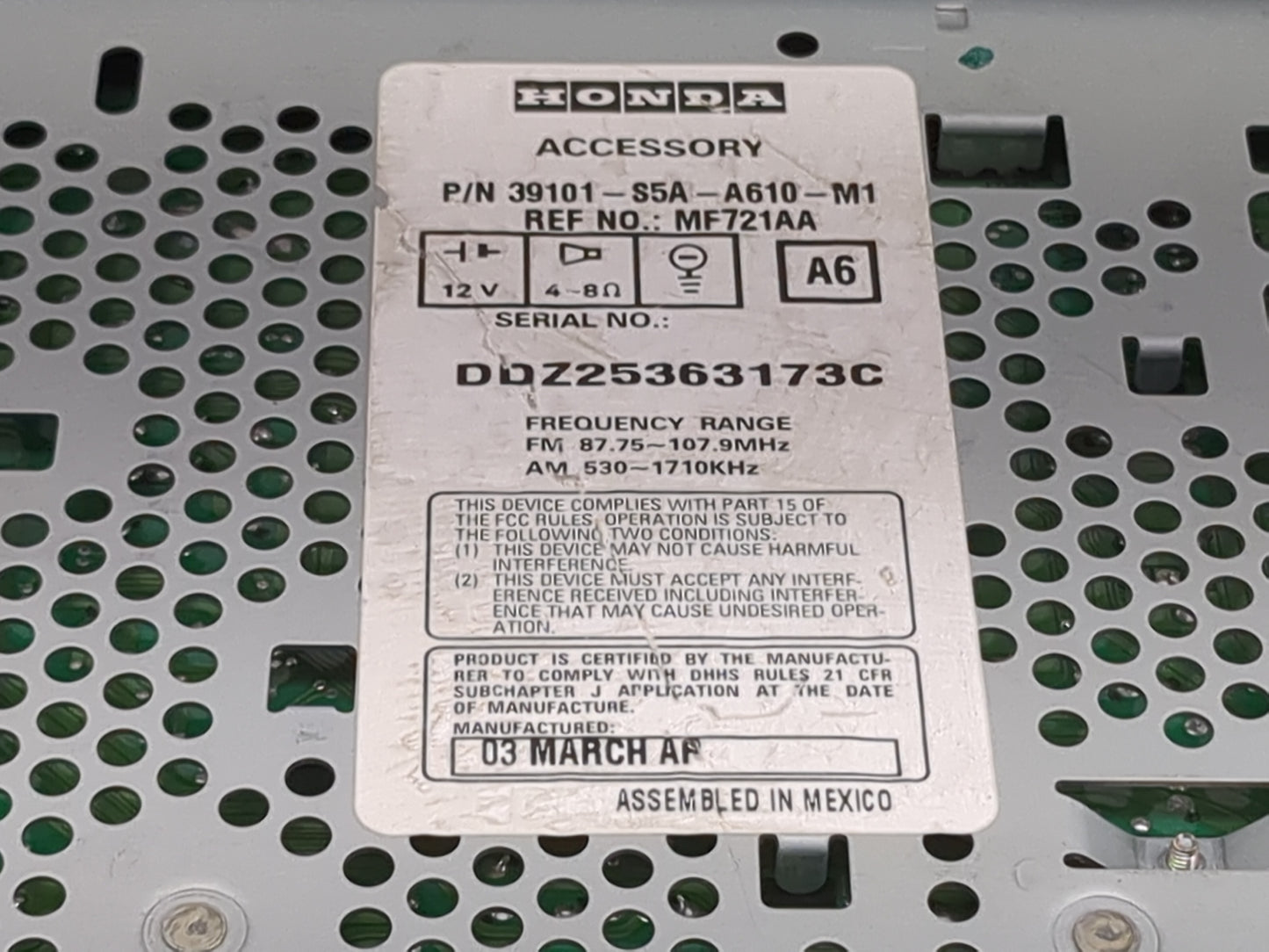 2001-2002 Honda Civic Radio AM FM Cd Player Receiver Replacement P/N:39101-S5A-A610-M1 MF721AA Fits Fits 2001 2002 OEM Used