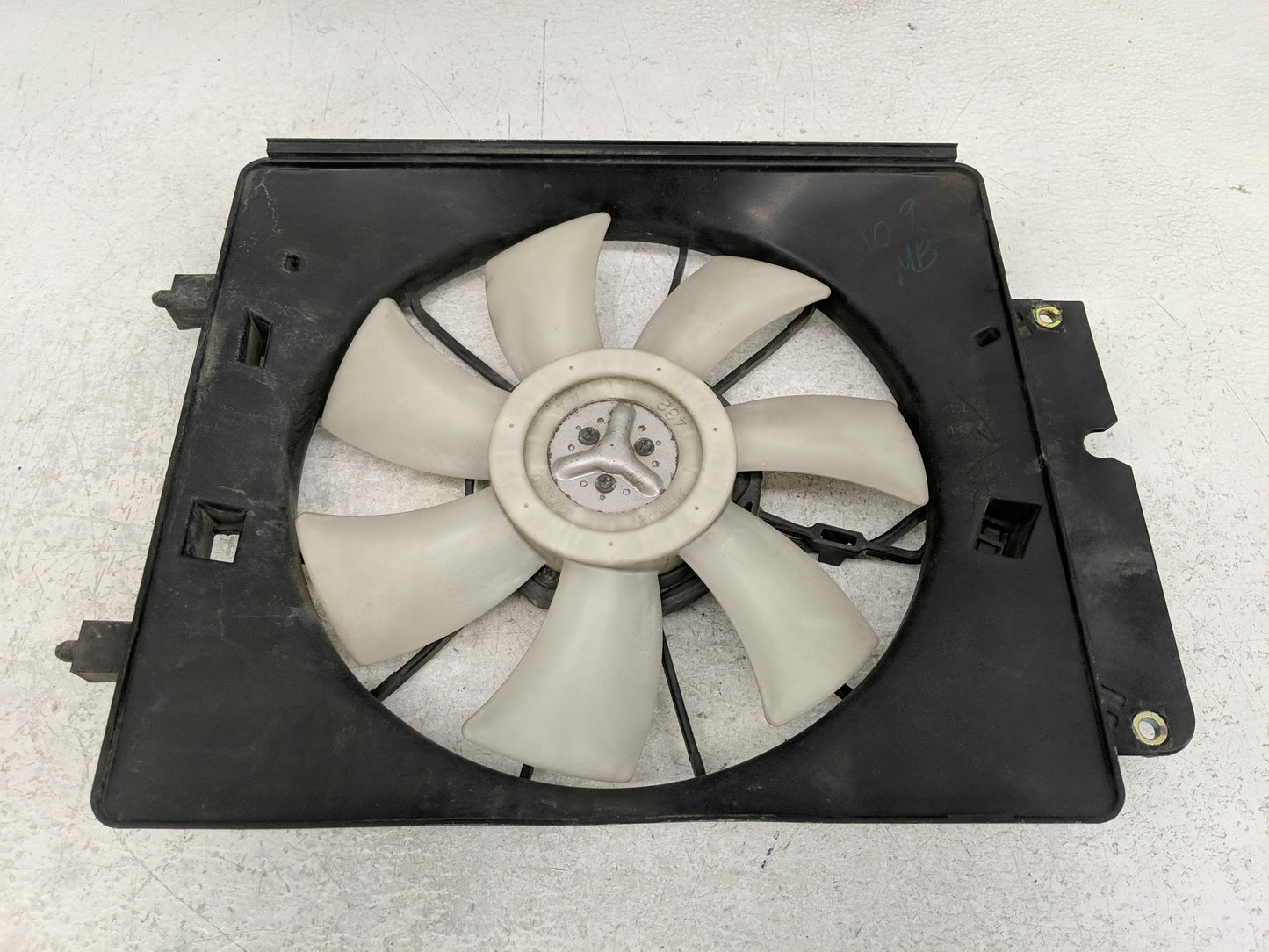 2003-2006 Honda Element Electric Radiator Cooling Fan Motor Assembly P/N:065000-2572 Fits Fits 2003 2004 2005 2006 OEM Used