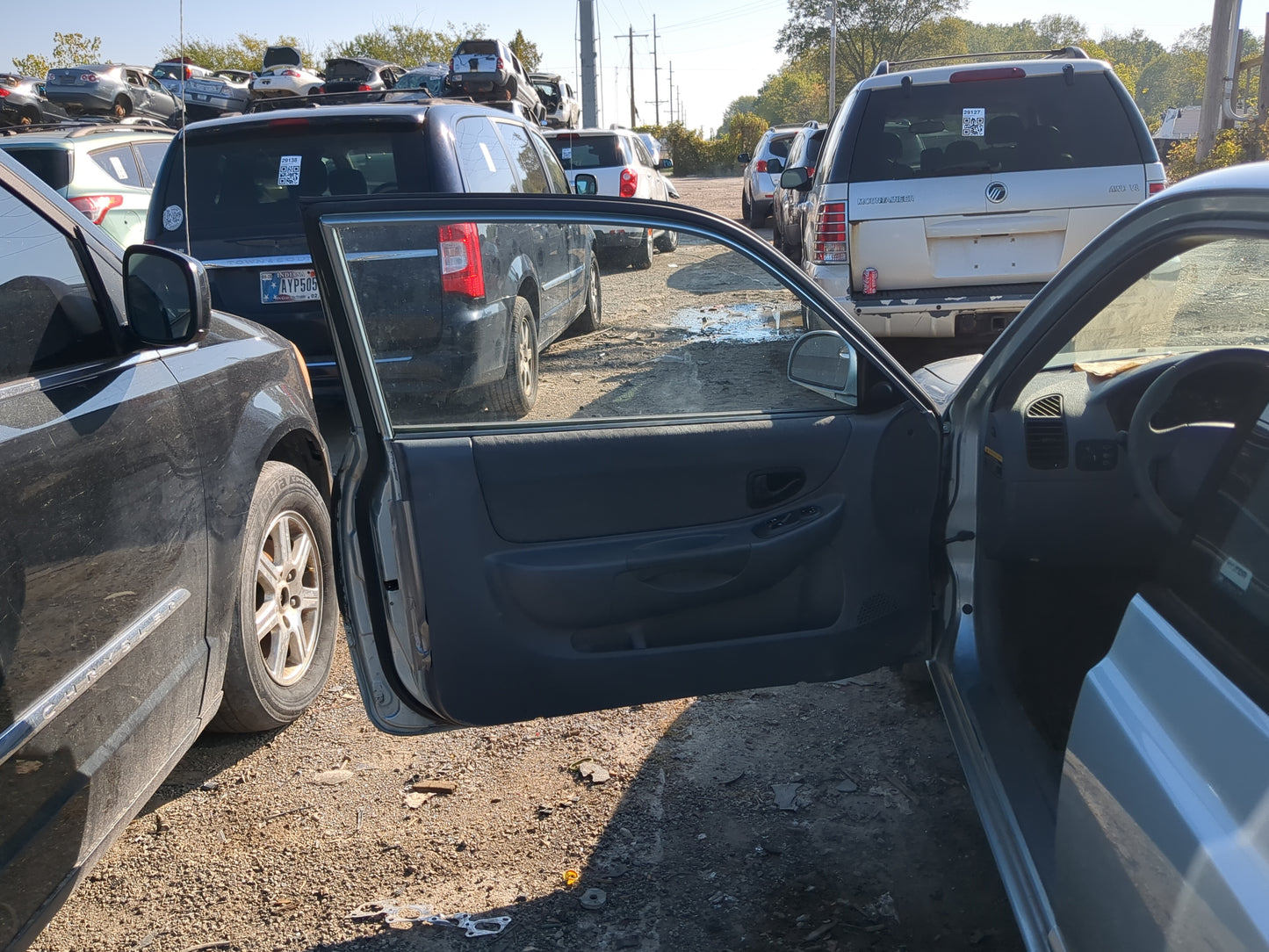 2000-2006 Hyundai Accent Driver Front Door Oem - Oemusedautoparts1.com