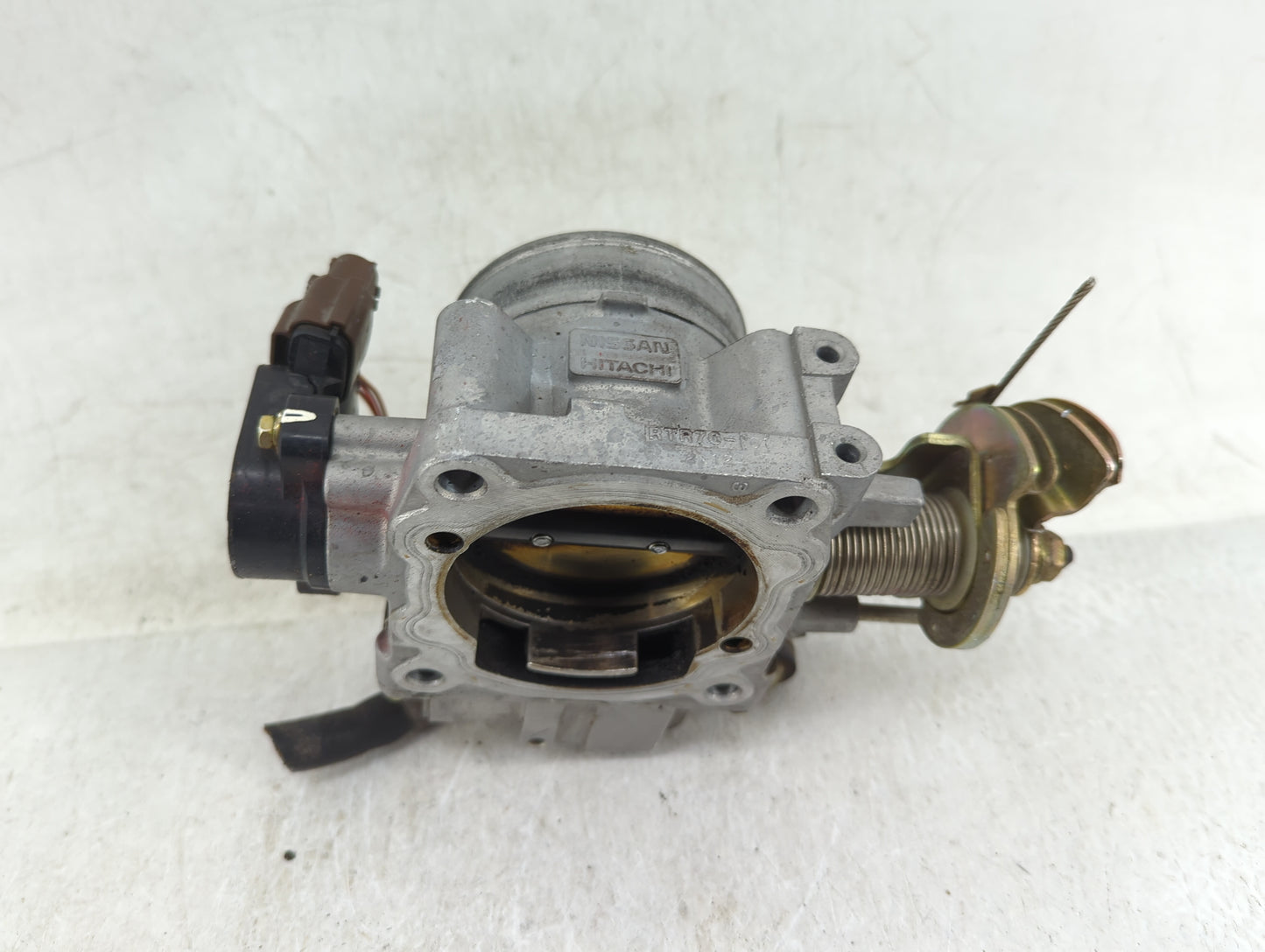 2001-2003 Infiniti Qx4 Throttle Body Fits Fits 2001 2002 2003 OEM Used Auto Parts - Oemusedautoparts1.com