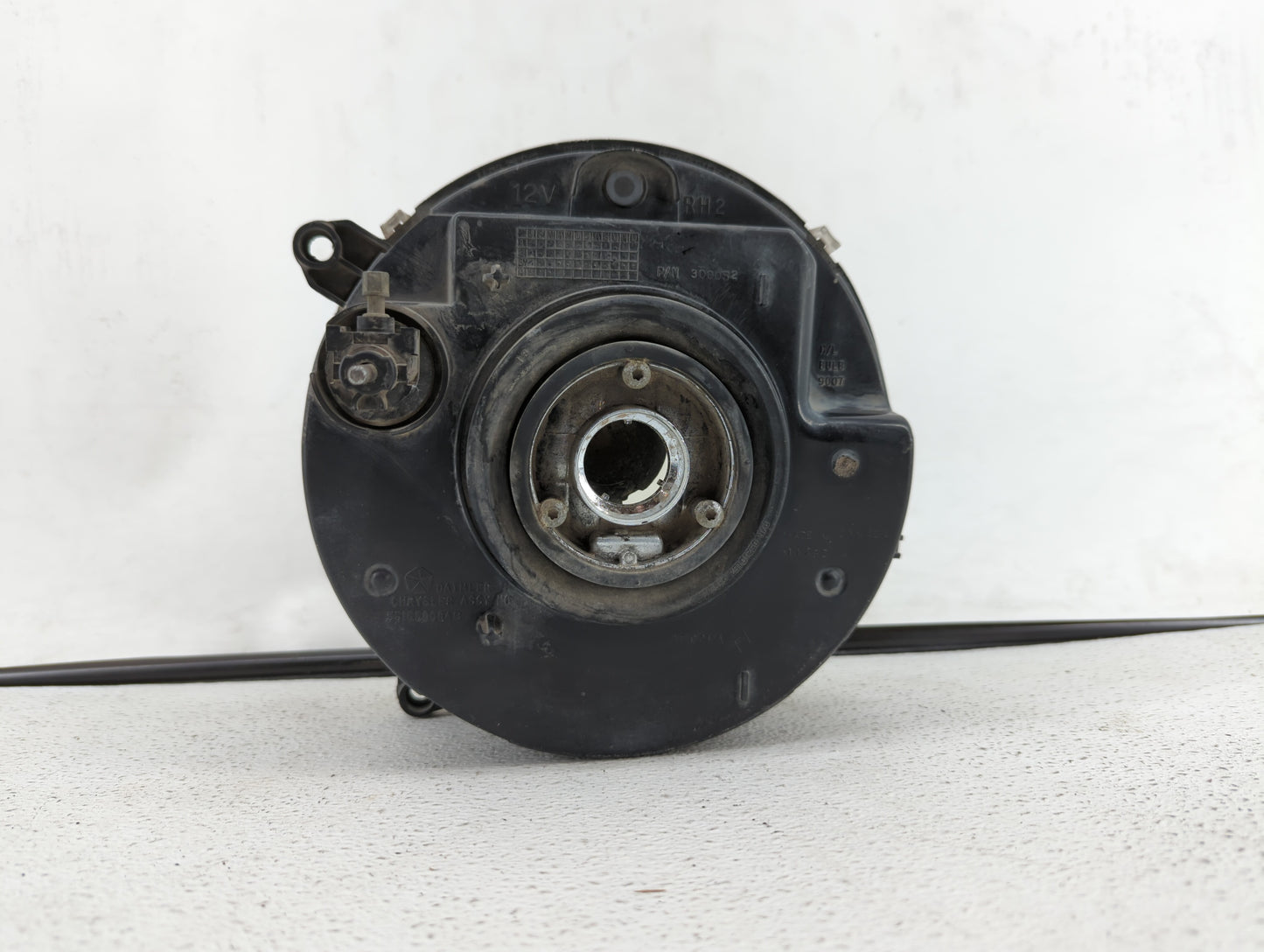 2002-2004 Jeep Liberty Passenger Right Oem Head Light Headlight Lamp - Oemusedautoparts1.com