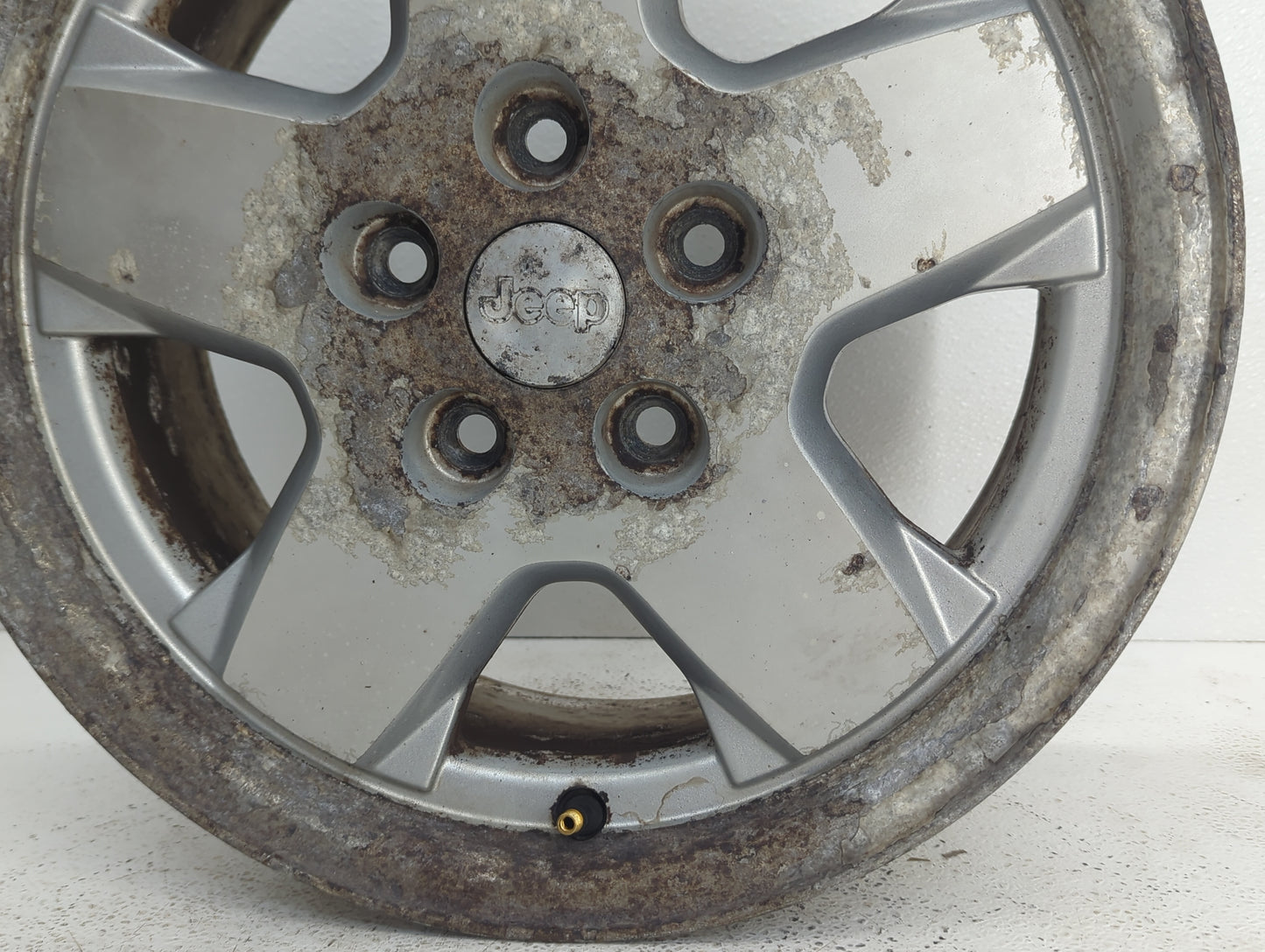 2002-2007 Jeep Liberty Oem Wheel Rim 823116 - Oemusedautoparts1.com