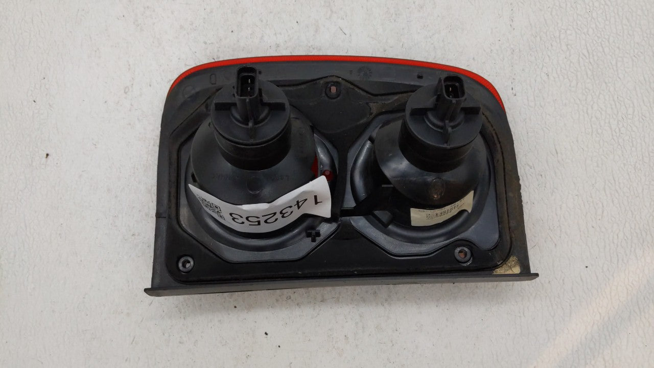 2002-2003 Land Rover Freelander Tail Light Assembly Passenger Right OEM Fits Fits 2002 2003 OEM Used Auto Parts - Oemusedaut