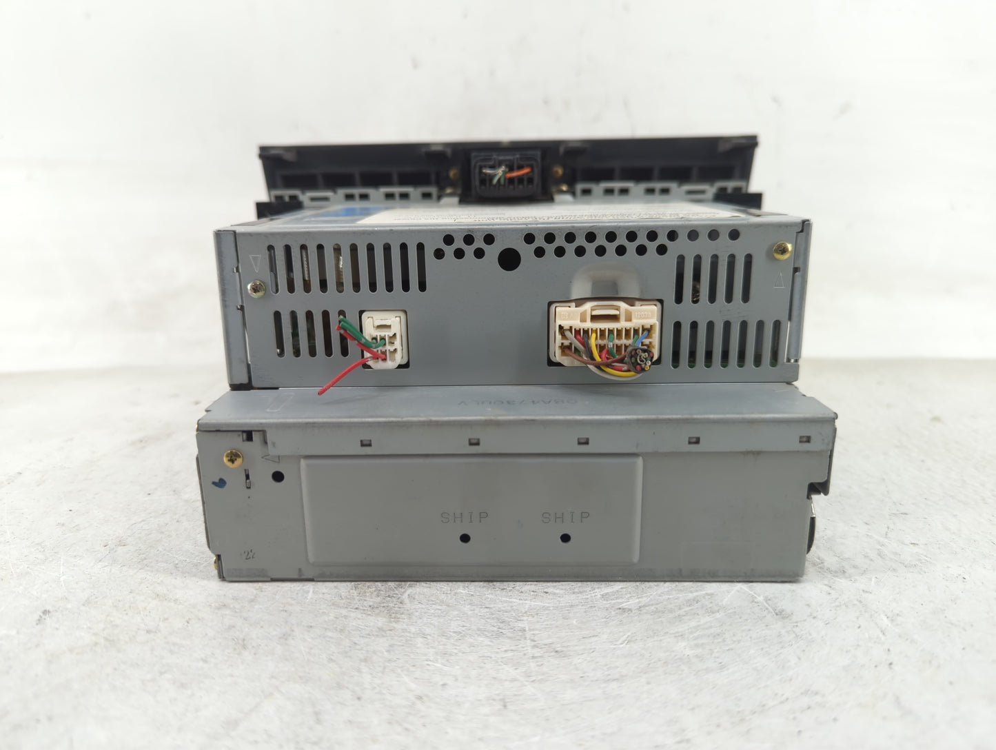 2001-2004 Lexus Ls430 Radio AM FM Cd Player Receiver Replacement P/N:86120-50590 Fits Fits 2001 2002 2003 2004 OEM Used Auto