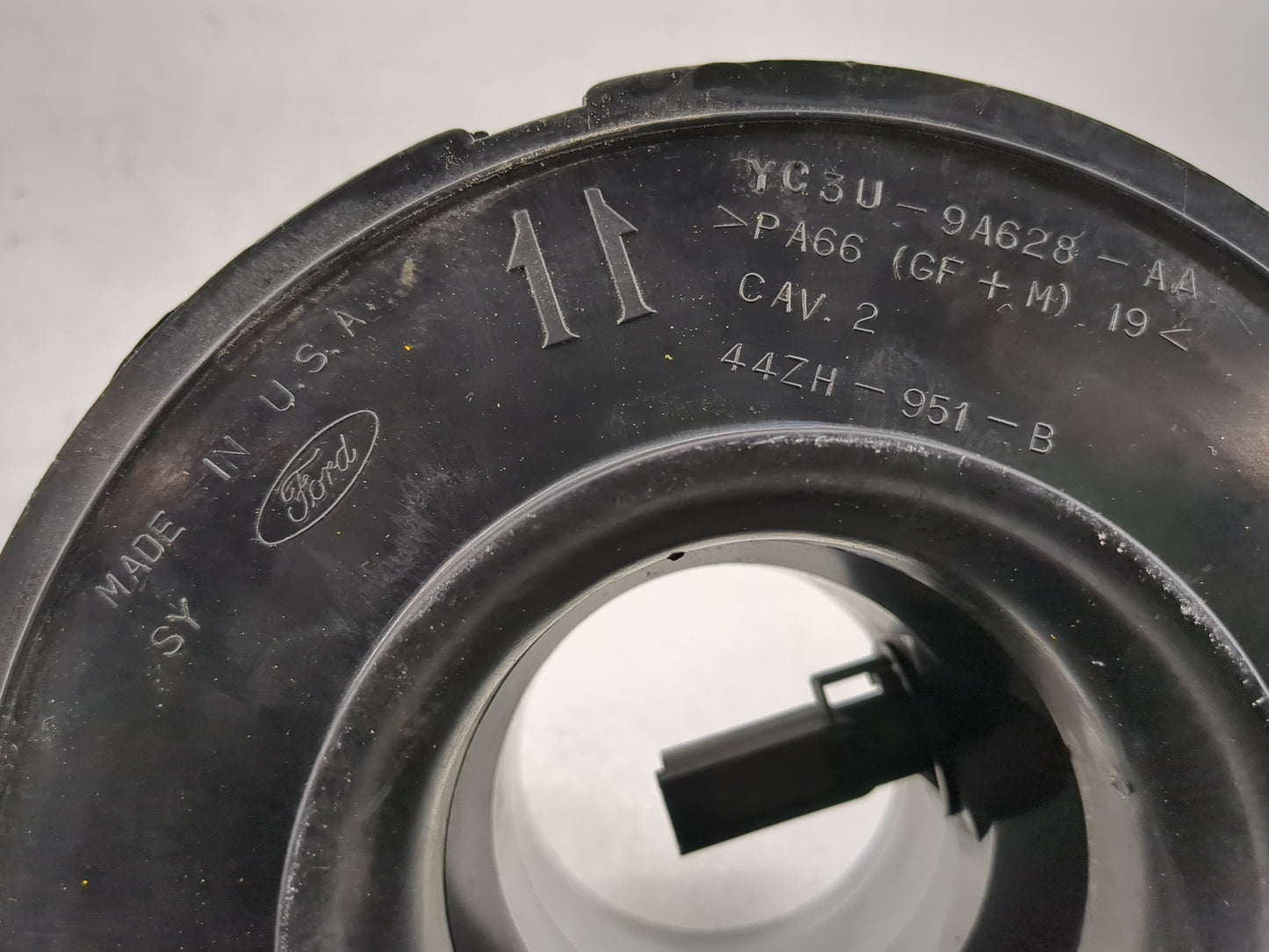 2003 Lincoln Navigator Mass Air Flow Meter Maf - Oemusedautoparts1.com