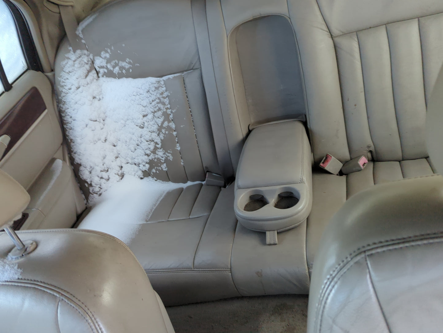 2003 Lincoln Town Car Rear Seat Oem - Oemusedautoparts1.com