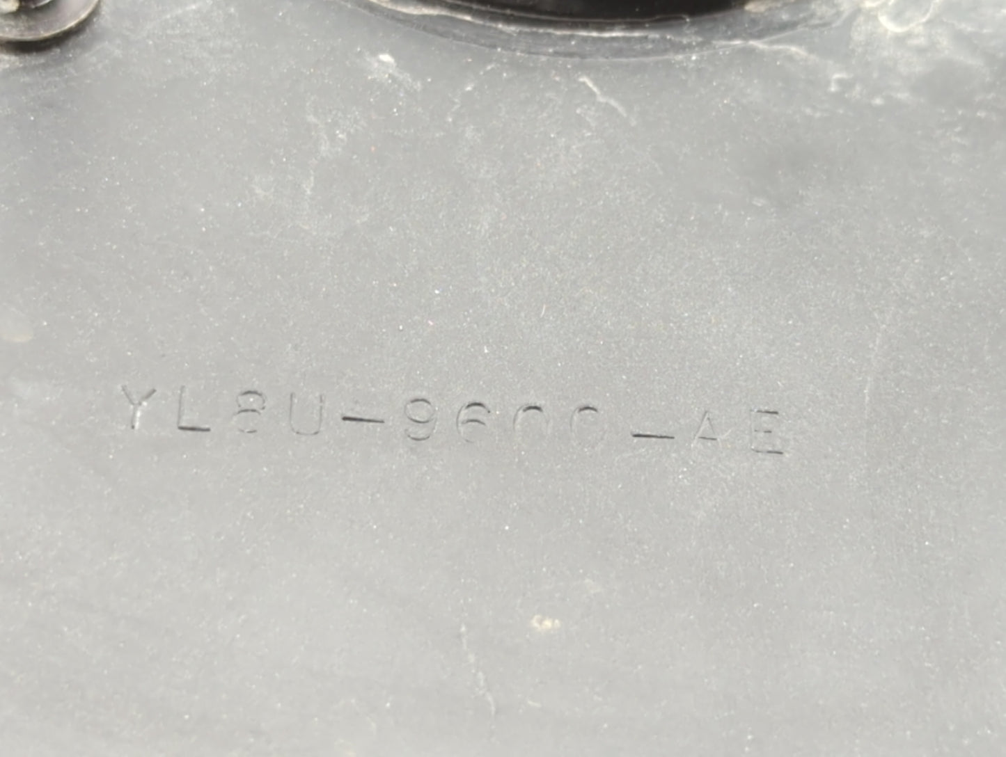 2001-2004 Mazda Tribute Air Cleaner Intake-duct Hose Tube - Oemusedautoparts1.com