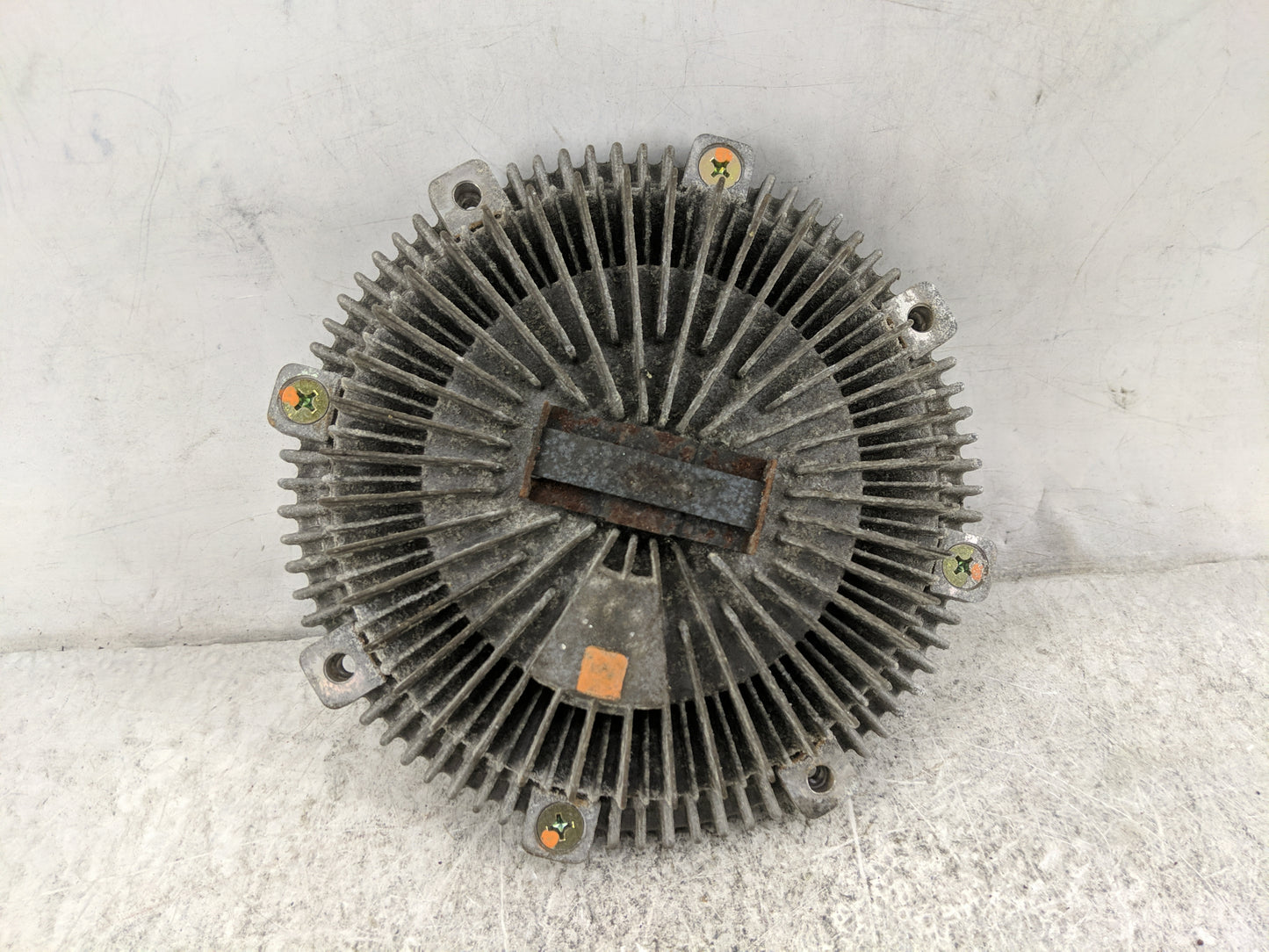 2001-2003 Mitsubishi Montero Radiator Cooling Fan Clutch - Oemusedautoparts1.com