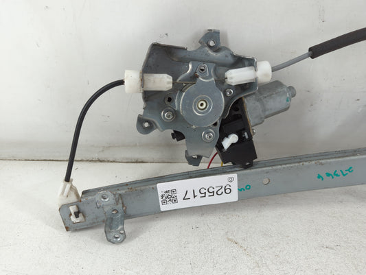 2003-2006 Mitsubishi Outlander Window Regulator Passenger Front