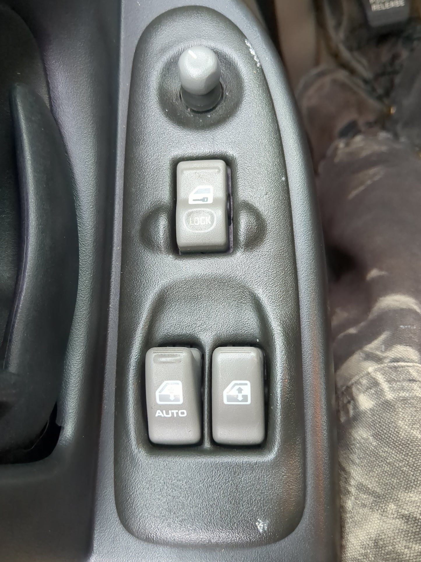 2000-2005 Pontiac Montana Master Power Window Switch Replacement Driver Side Left Fits Fits 2000 2001 2002 2003 2004 2005 OE